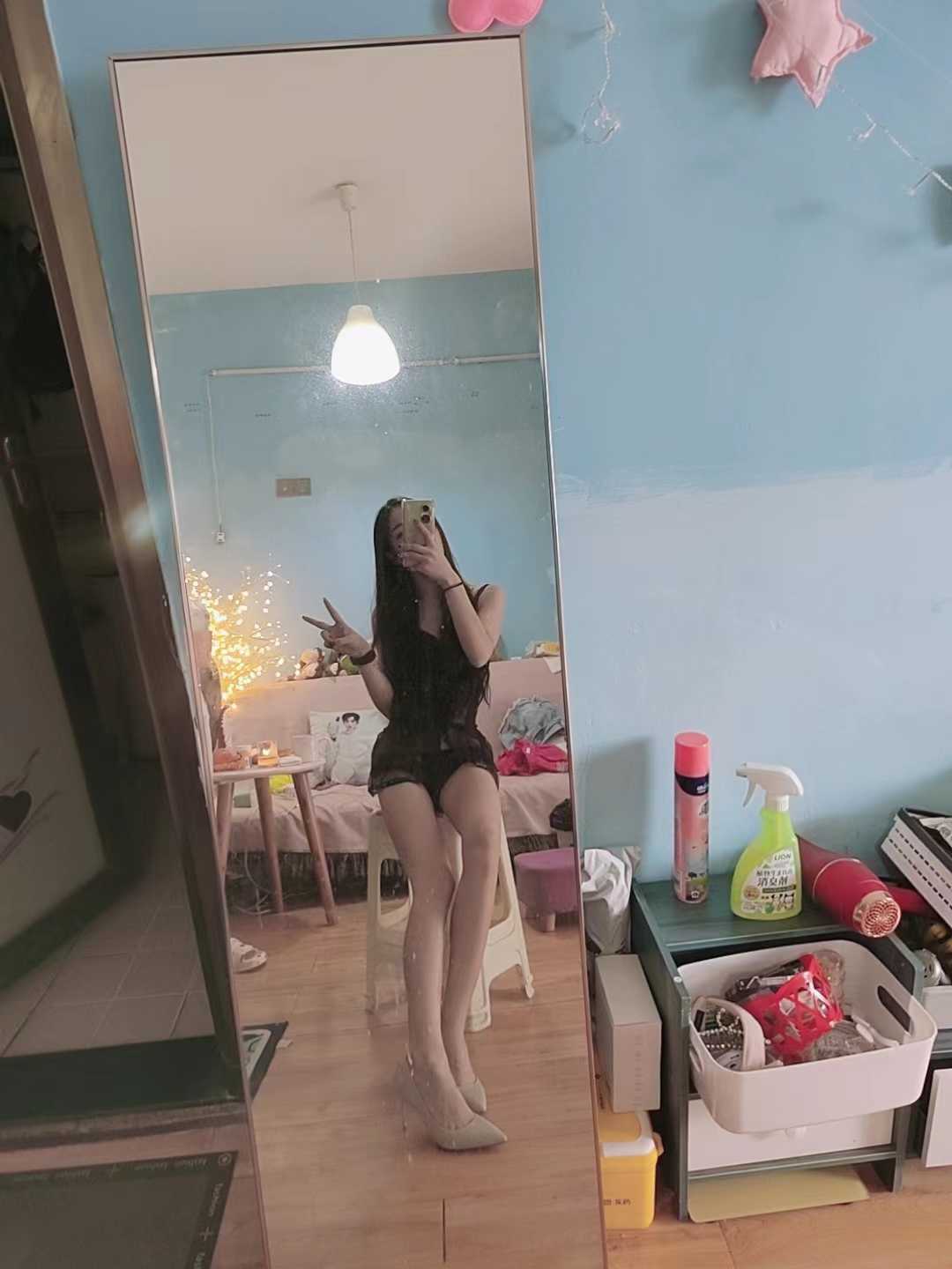 极品妹子，忍痛分享