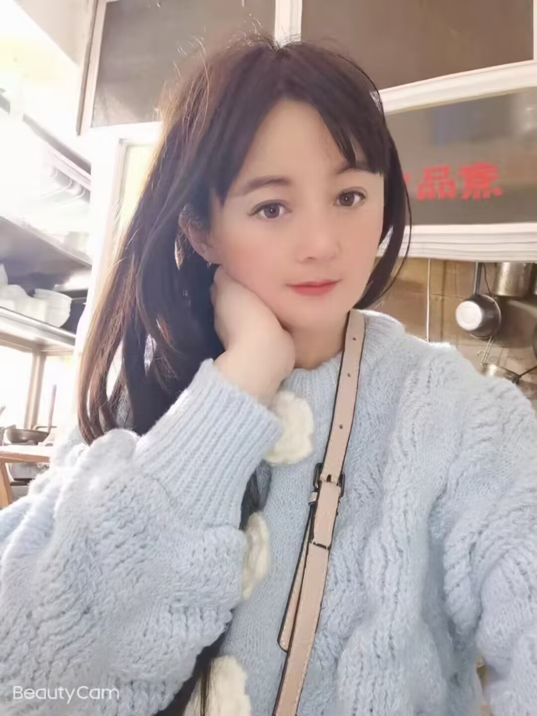 很会舔性价比高叫的很sao的妹子