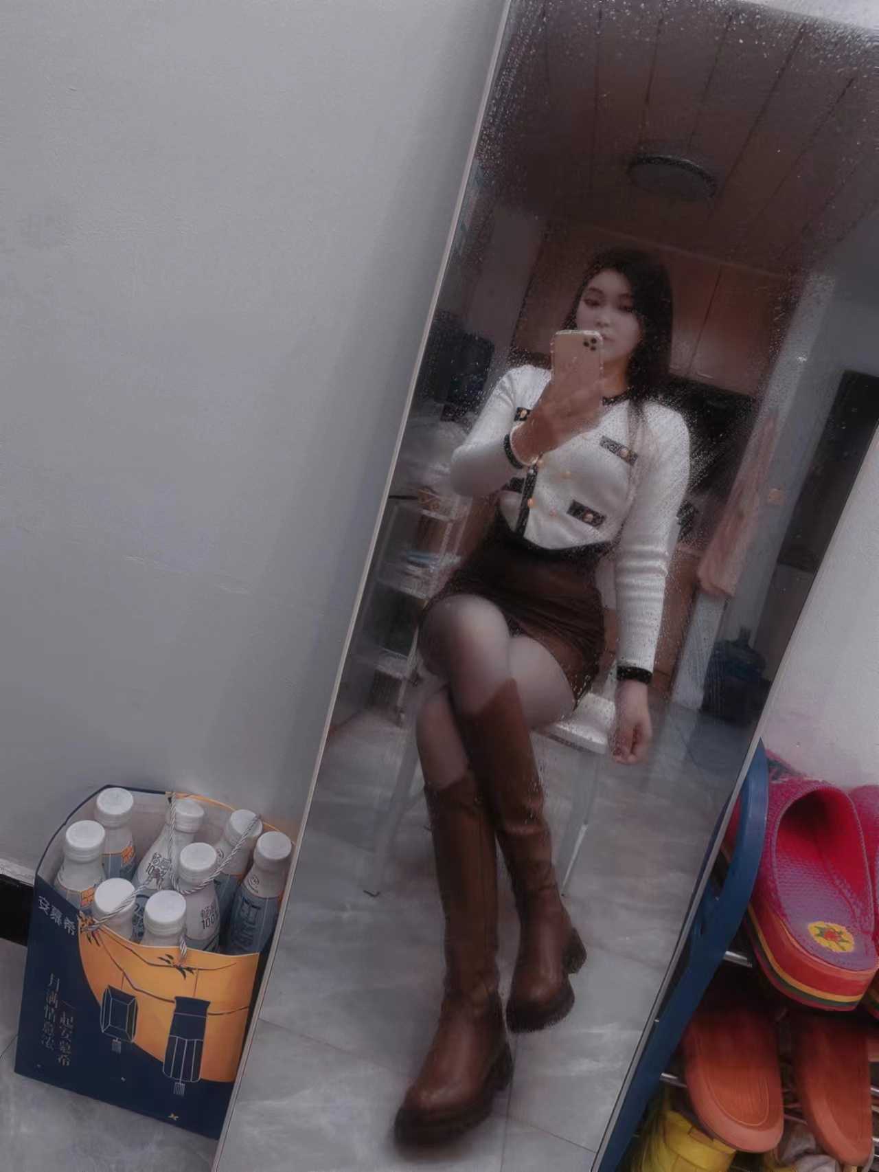 服务好水多多的妹子