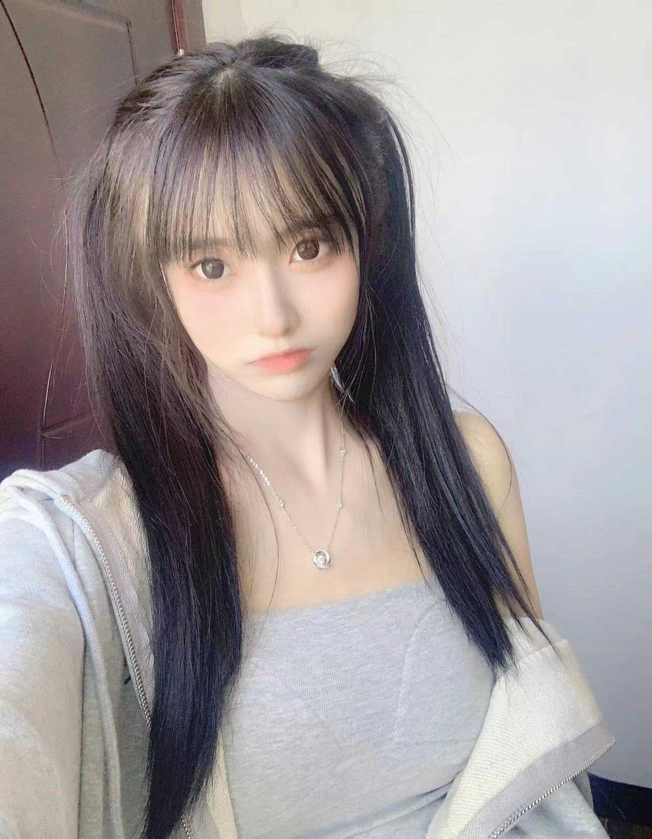 漂亮可爱的粉嫩妹子