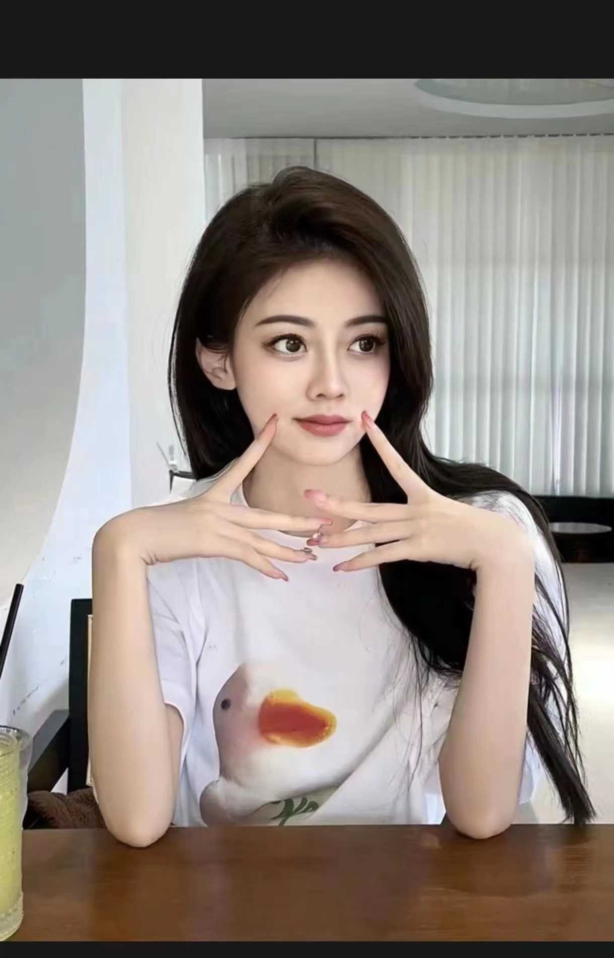 颜值爆表，声音温柔，超级给力的小姐姐