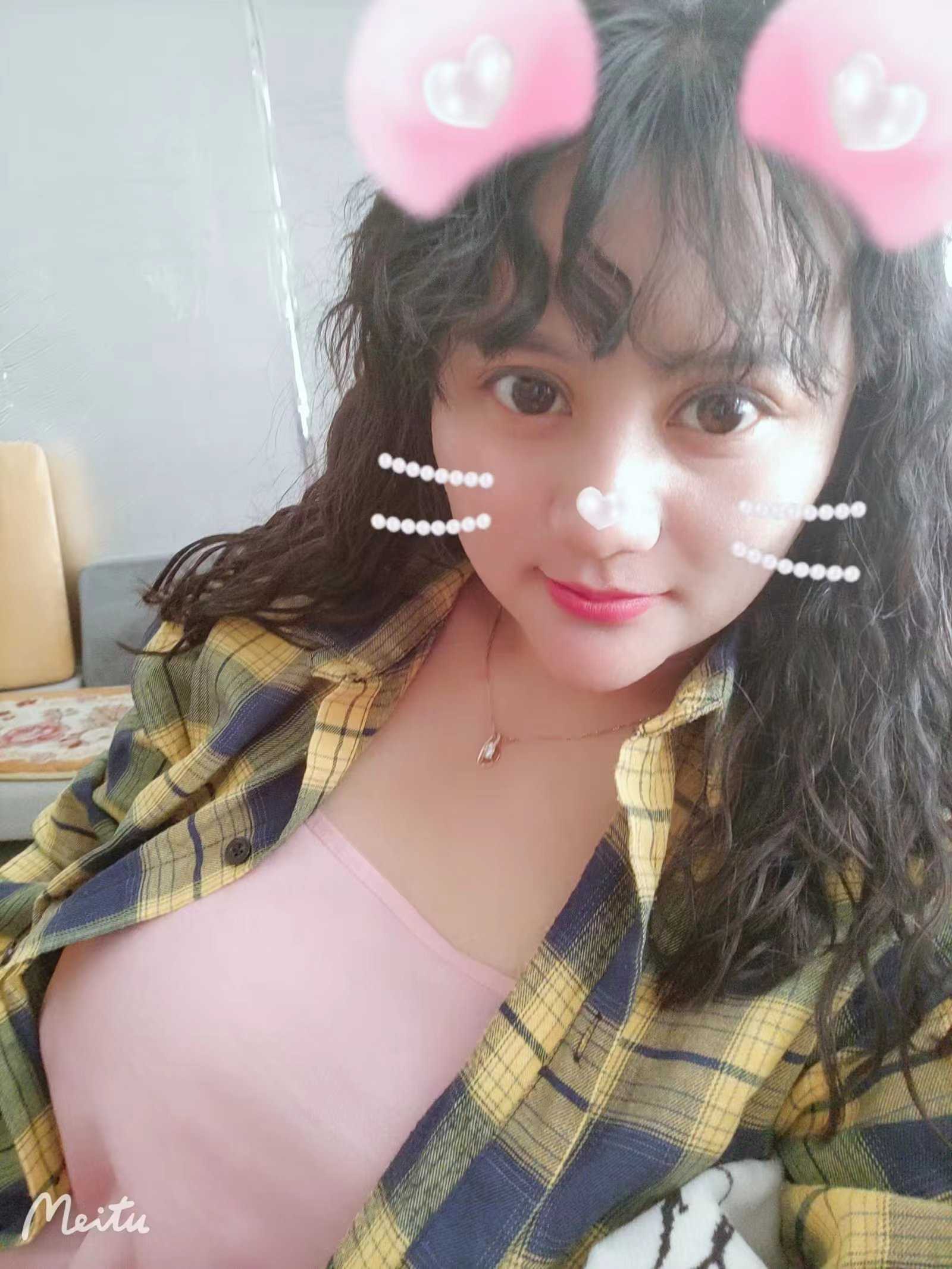 吾悦附近大胸妹