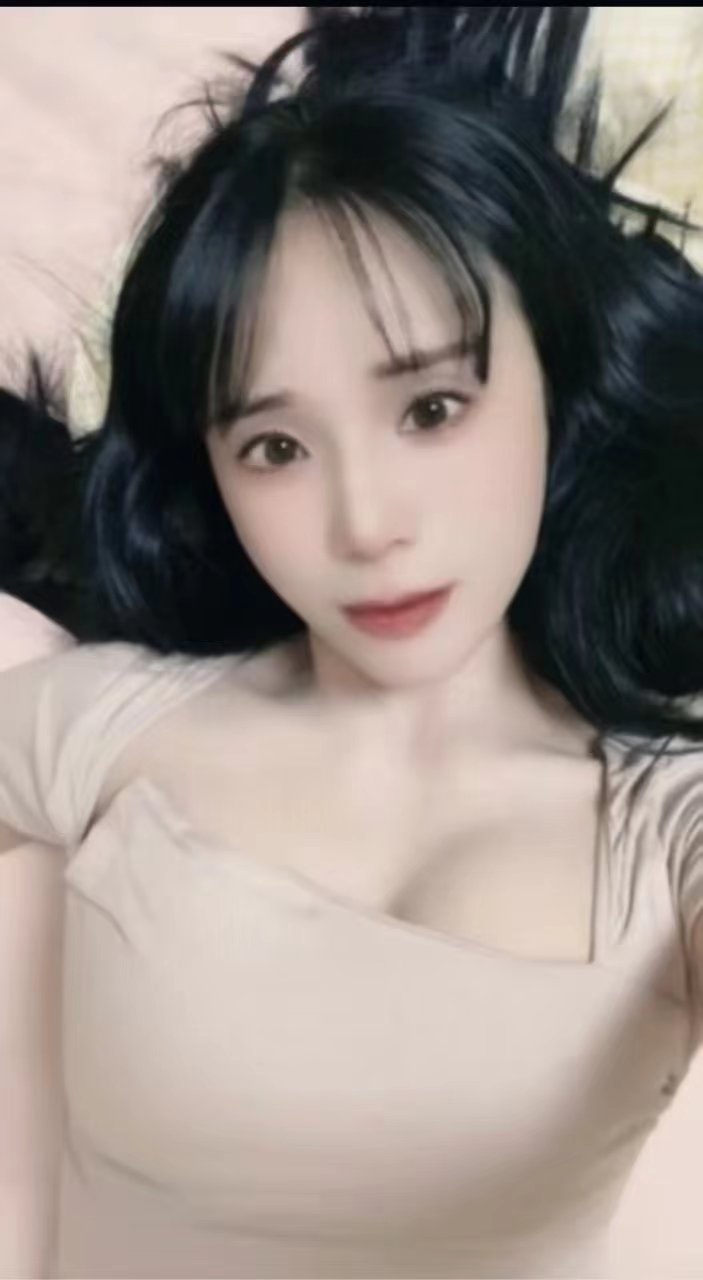 丰满有料柔软诱人性价比高的妹子