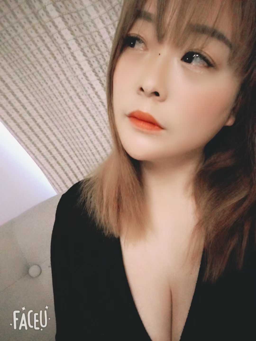 大奶可爱妹子倩倩