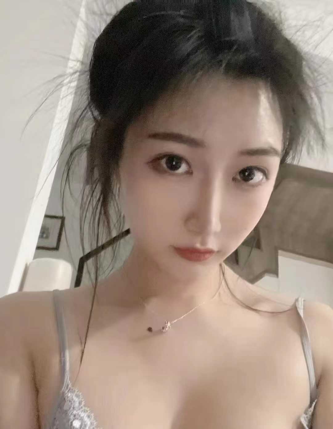 胸大，叫声好听，让人欲罢不能