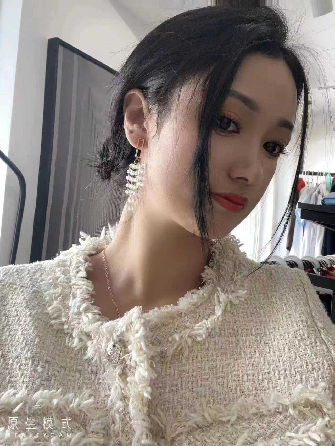 胸大，叫声好听，让人欲罢不能