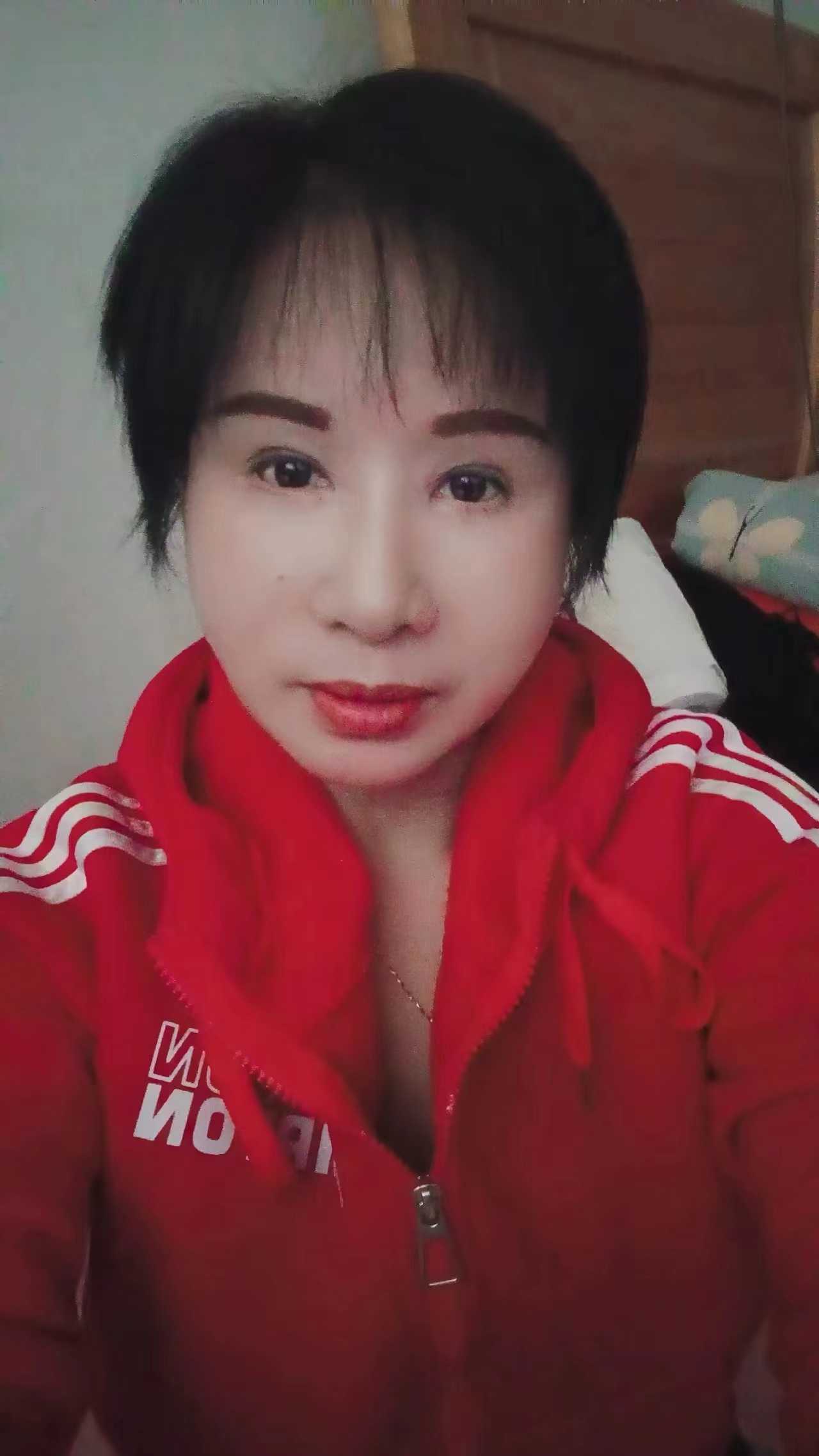 k碑好性价比高的风韵少妇