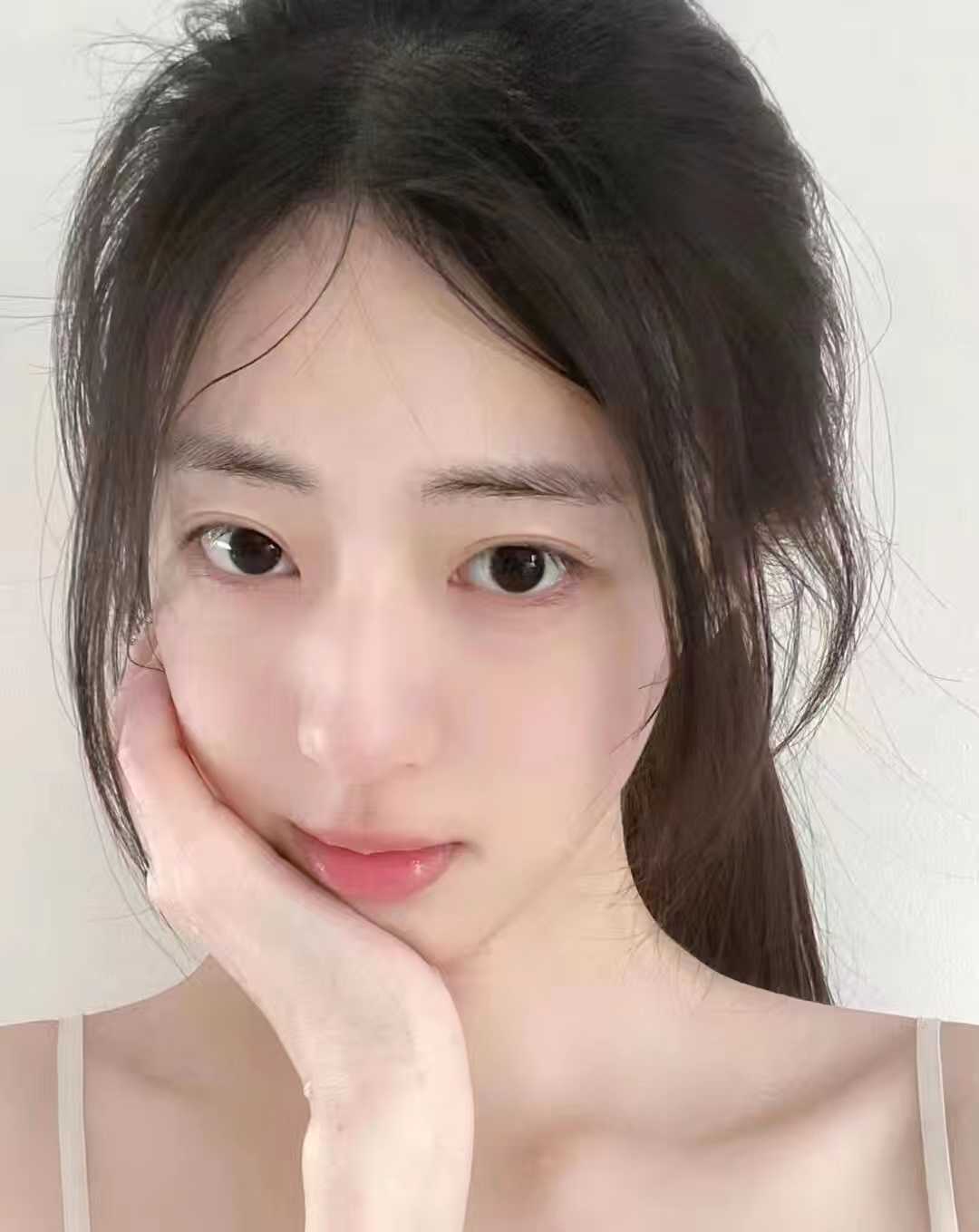 身材火辣，容貌好美