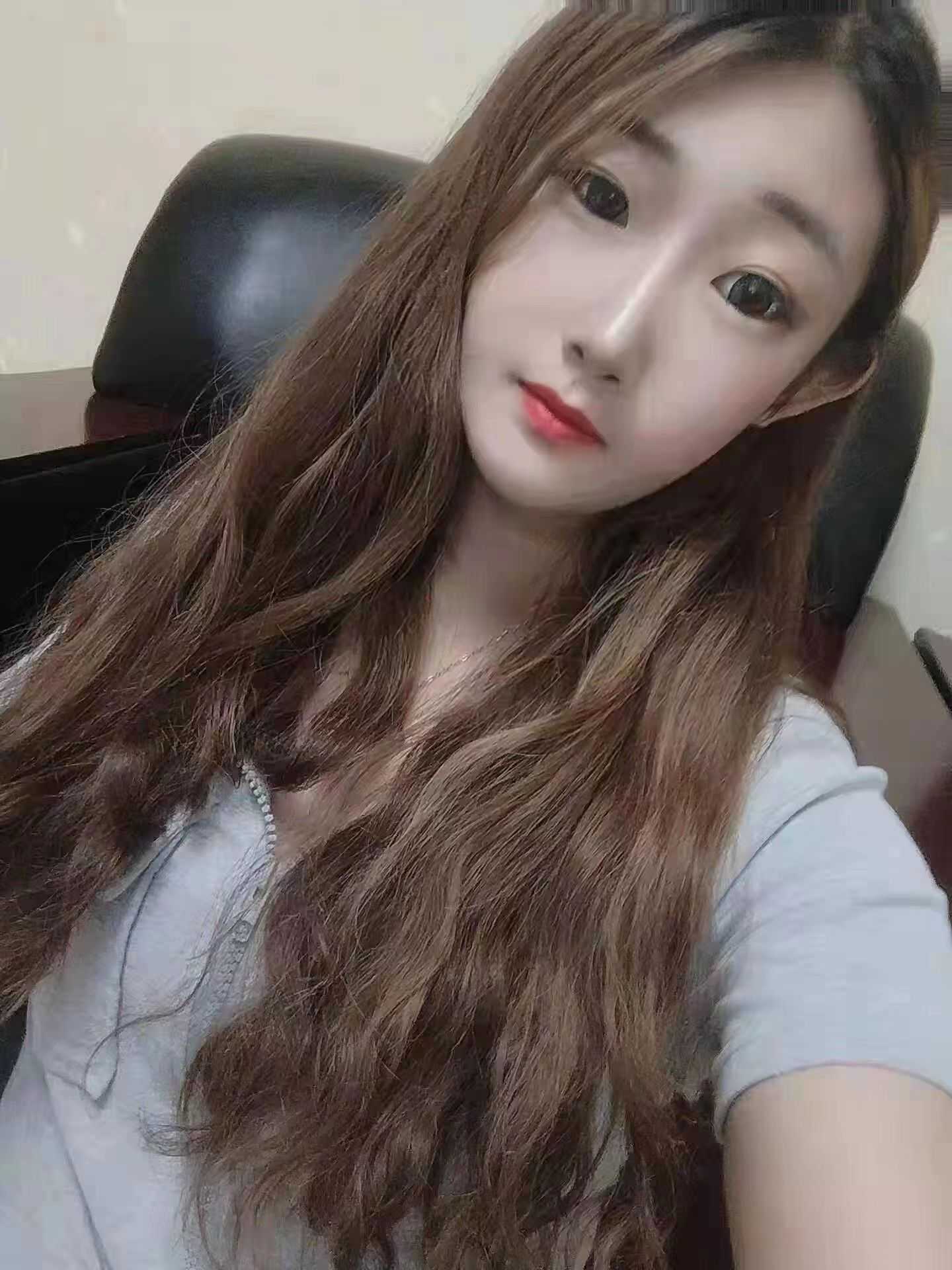 漂亮大方身材高挑