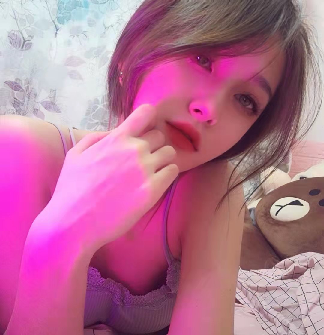 年轻漂亮给力的小姐姐