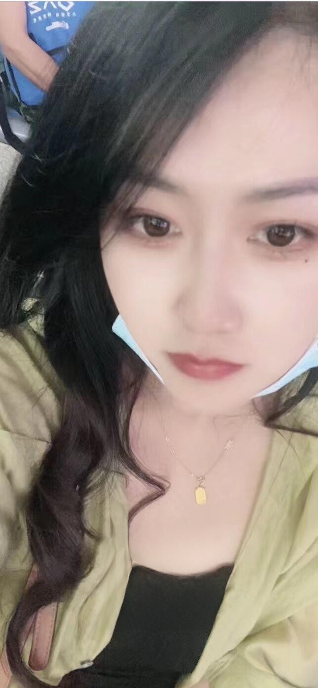 身材高挑气质佳