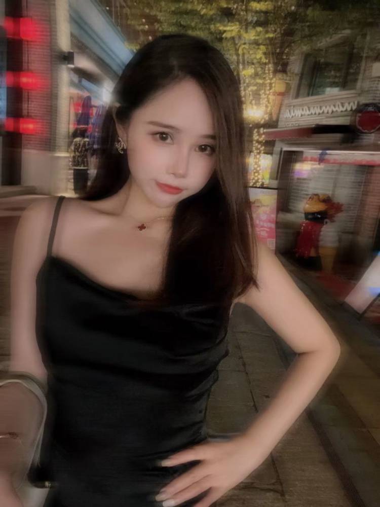 四川辣妹个人兼职，公寓环境，方便出入