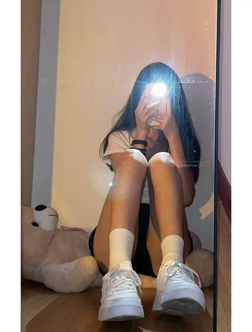 温柔大方的兼职小妹
