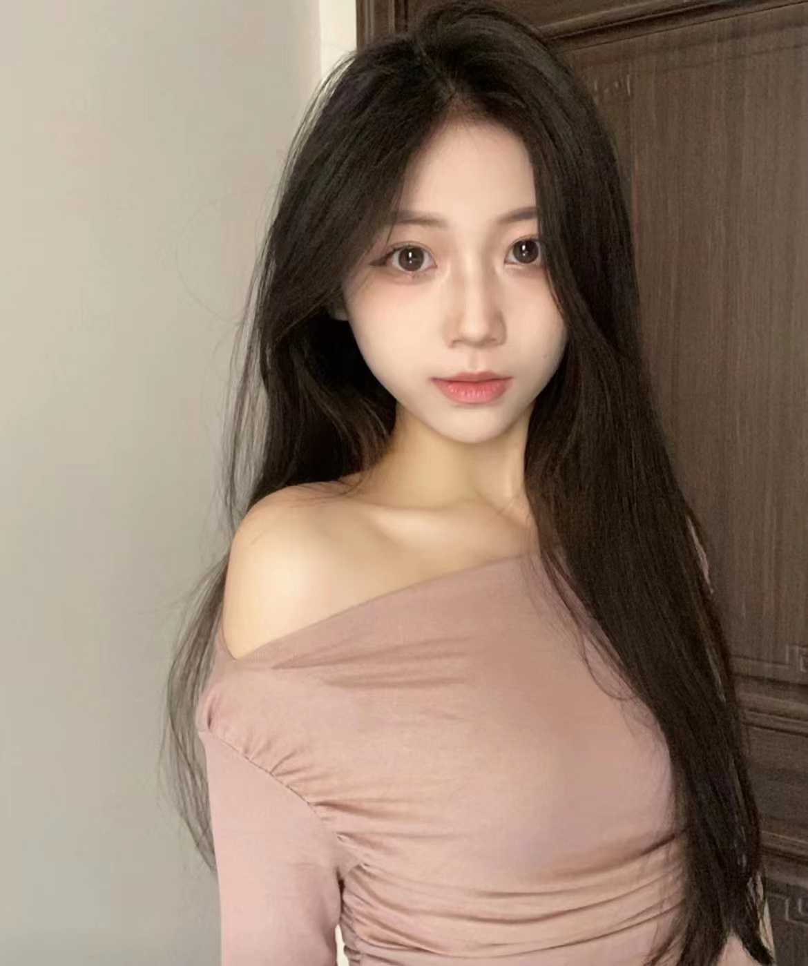 确实嫩，水多，姿势随意摆会配