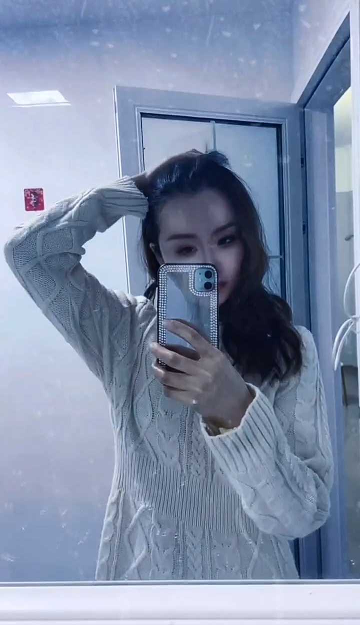 奶子大又软，艹起不停的抖