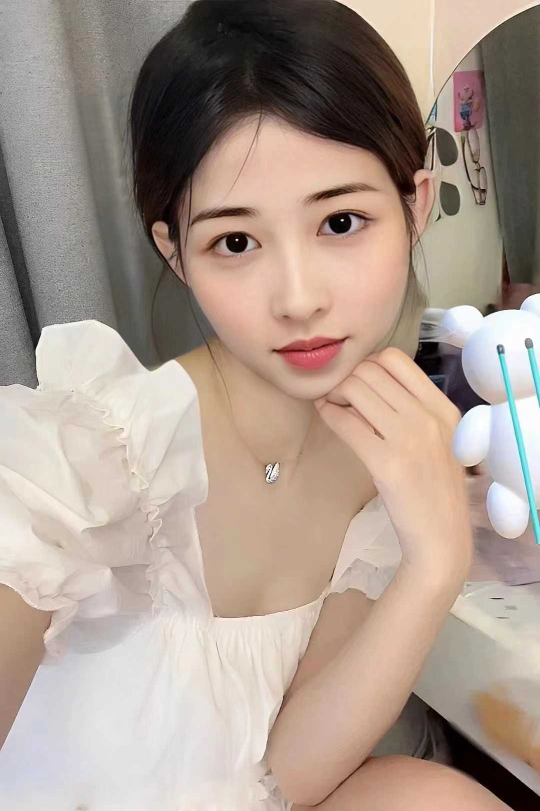 受不了了就带套插进去