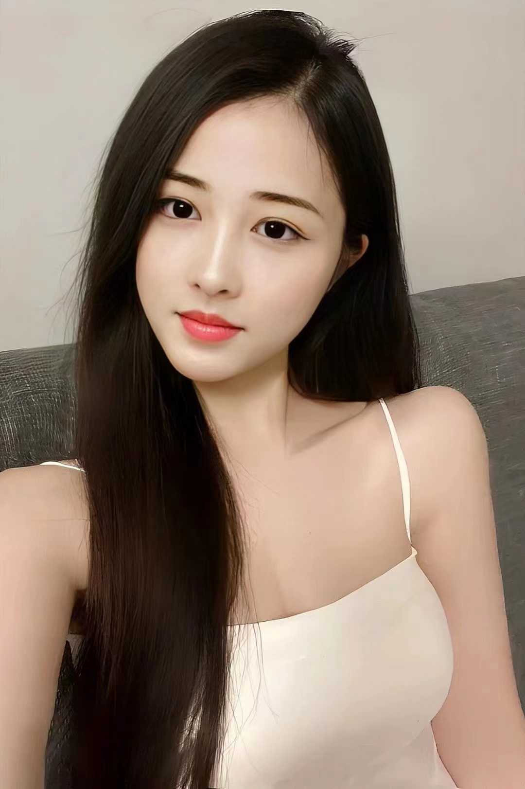 受不了了就带套插进去