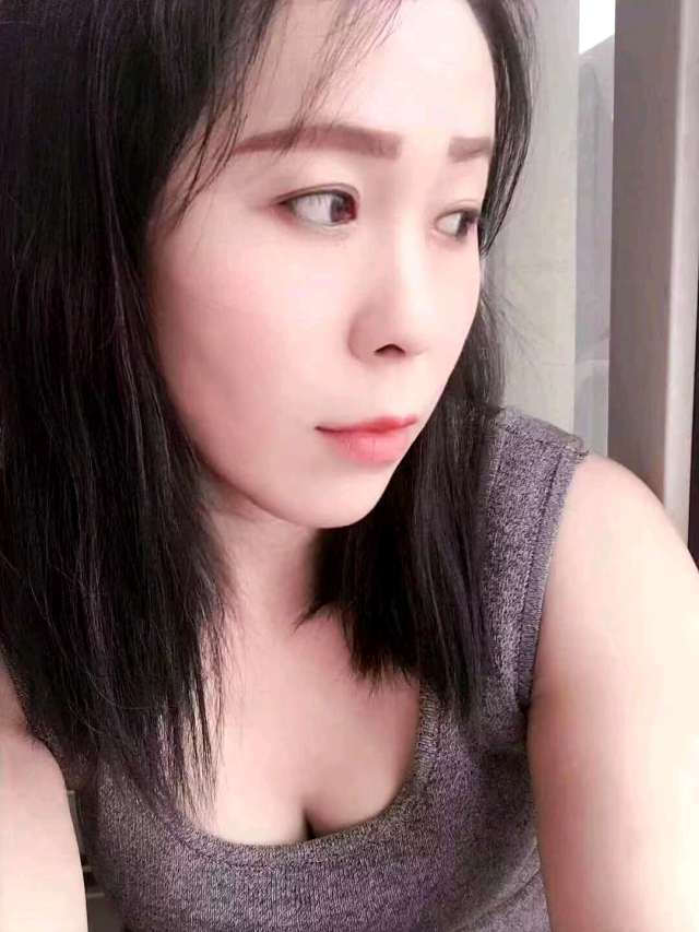 大东区身材苗条少妇