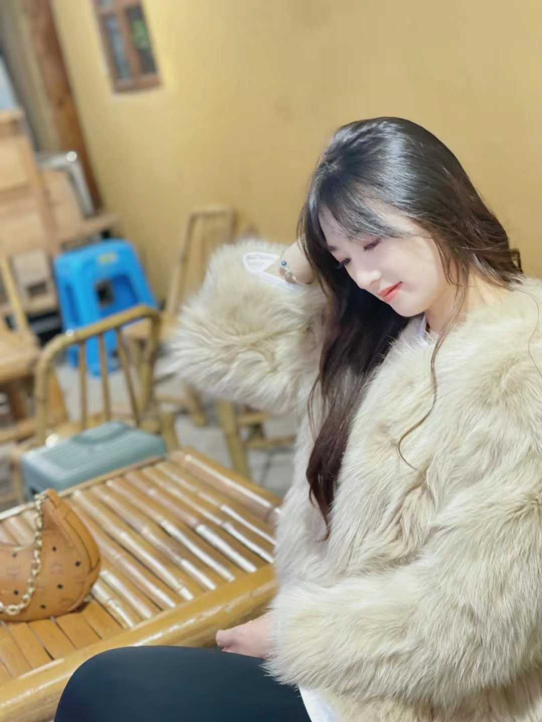 房地产销售兼职小姐姐