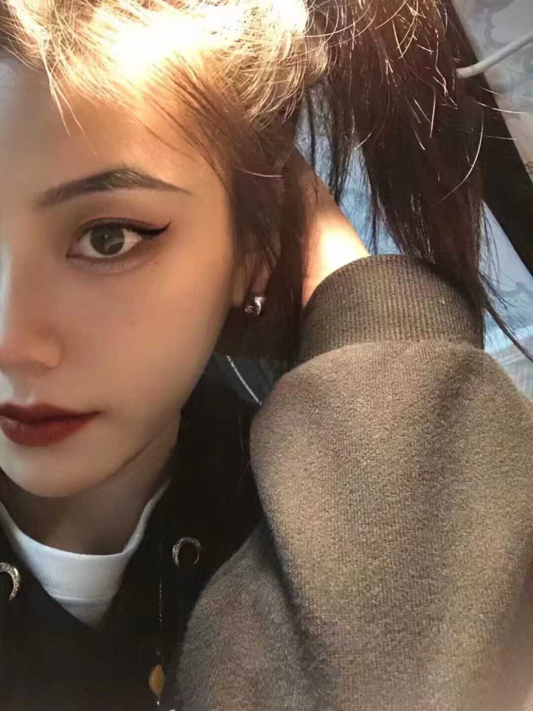 新下海学生妹B嫩水多