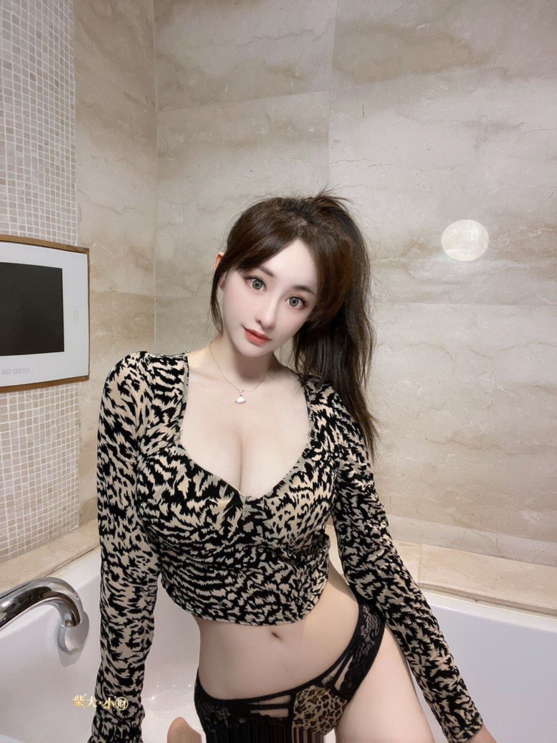 北京楼凤 空姐 白小纯