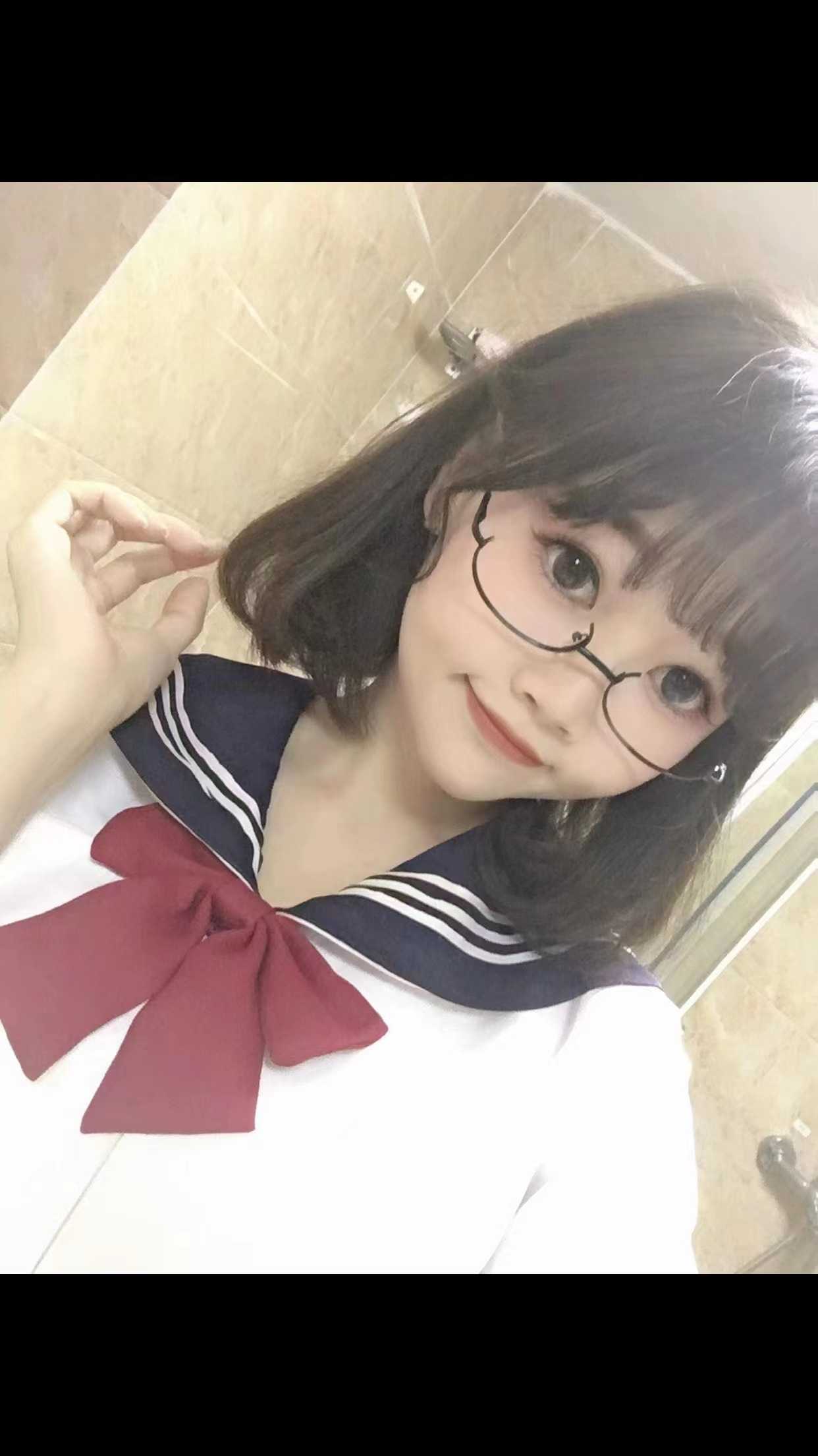 甜美小姐姐制服诱惑