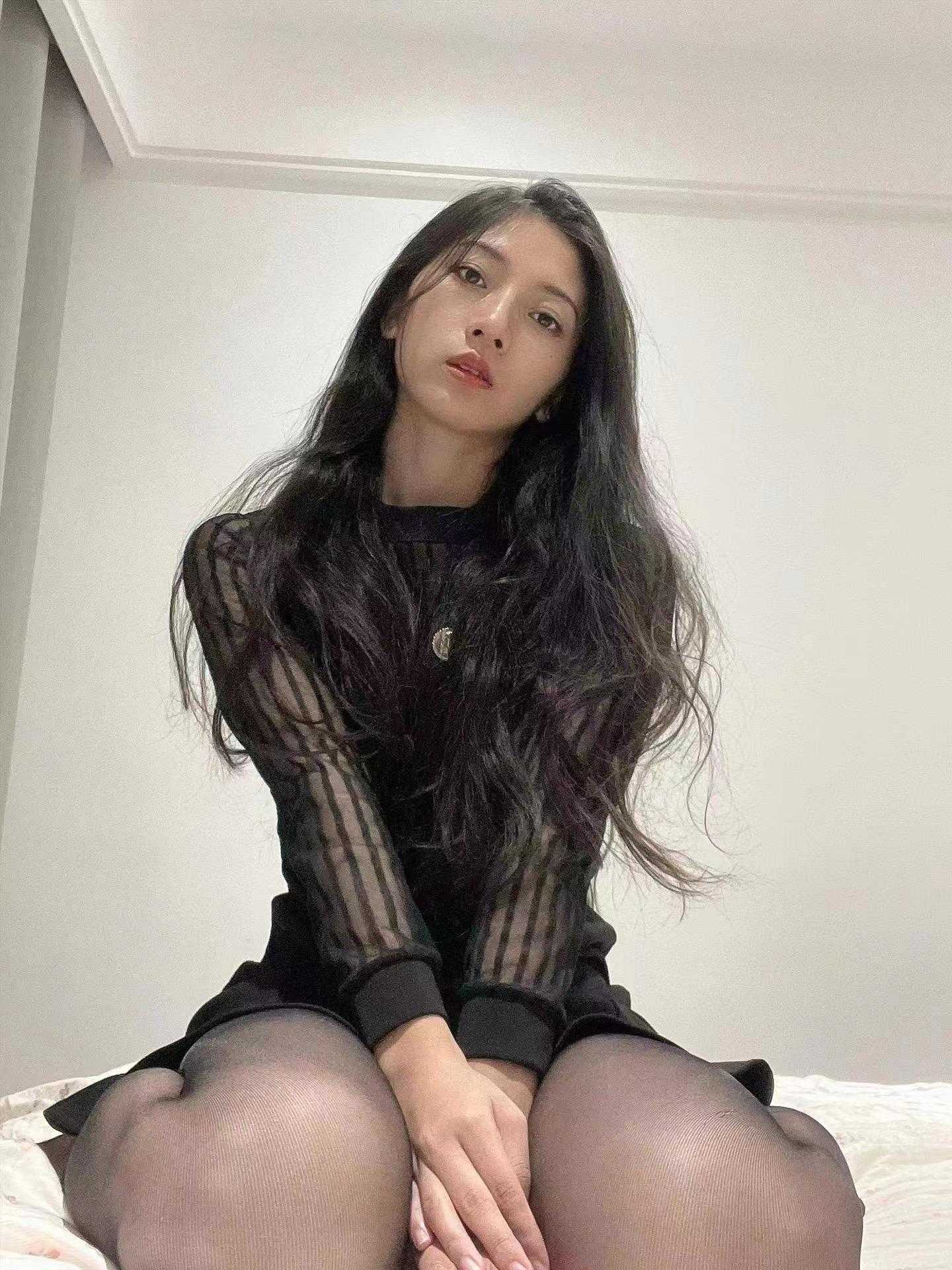 不俗的长相和身材，不俗的享受