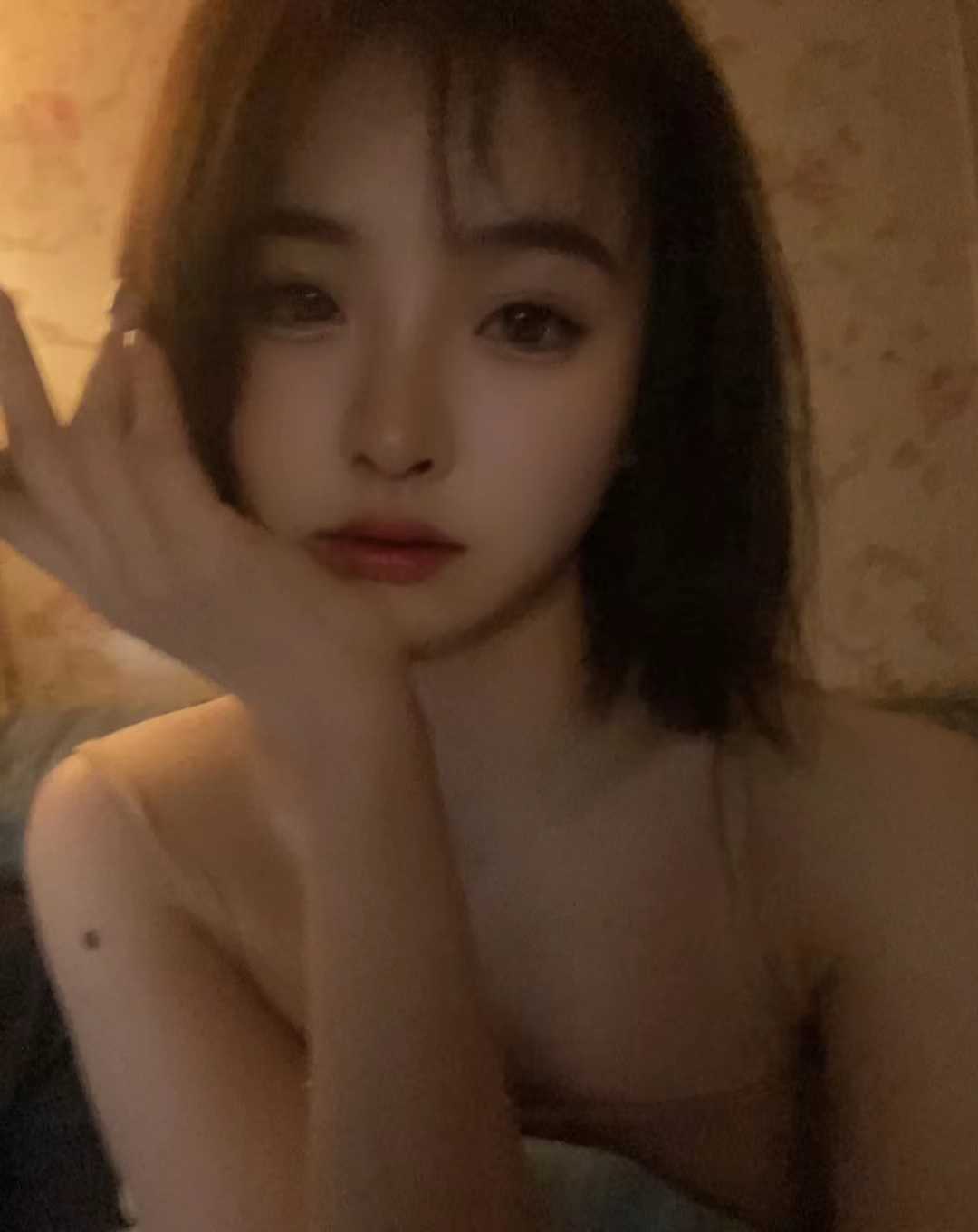 k功一流下面紧致的年轻妹子