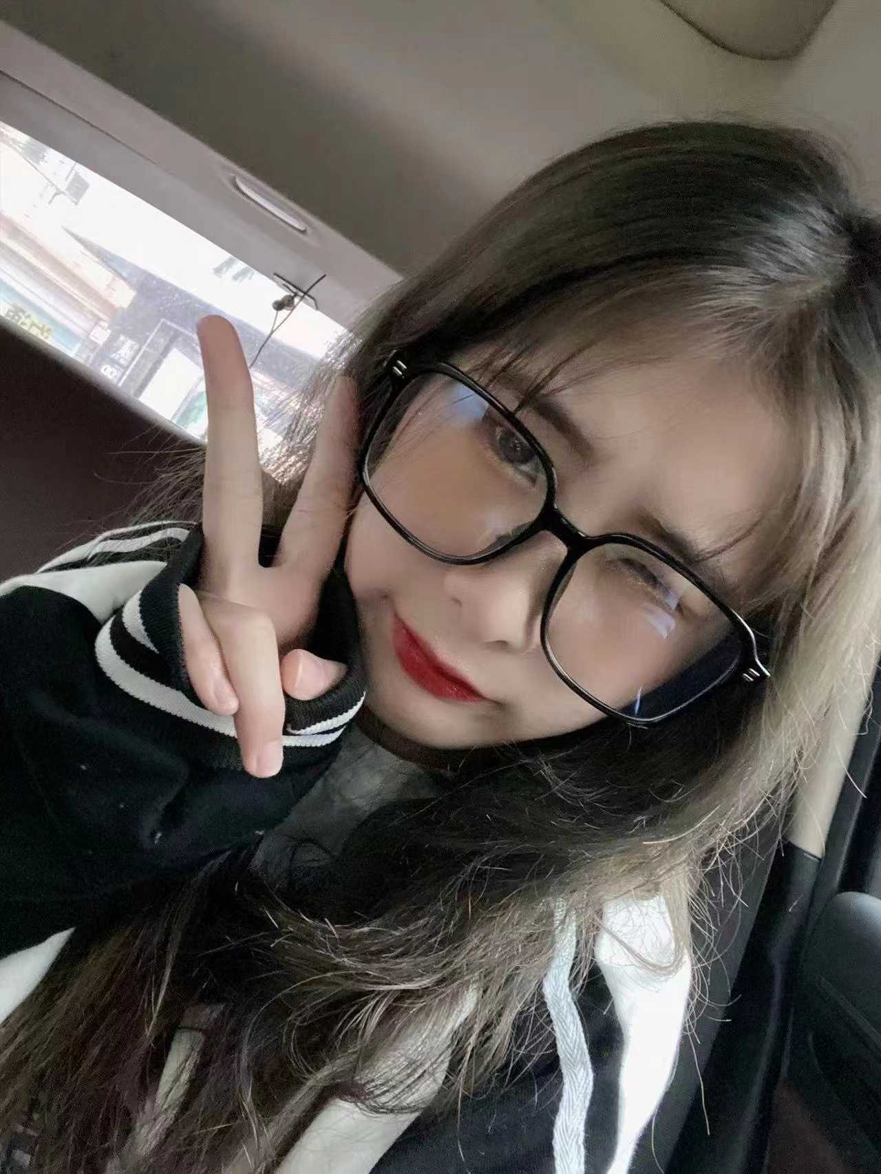 不可多得的十八岁嫩妹一枚