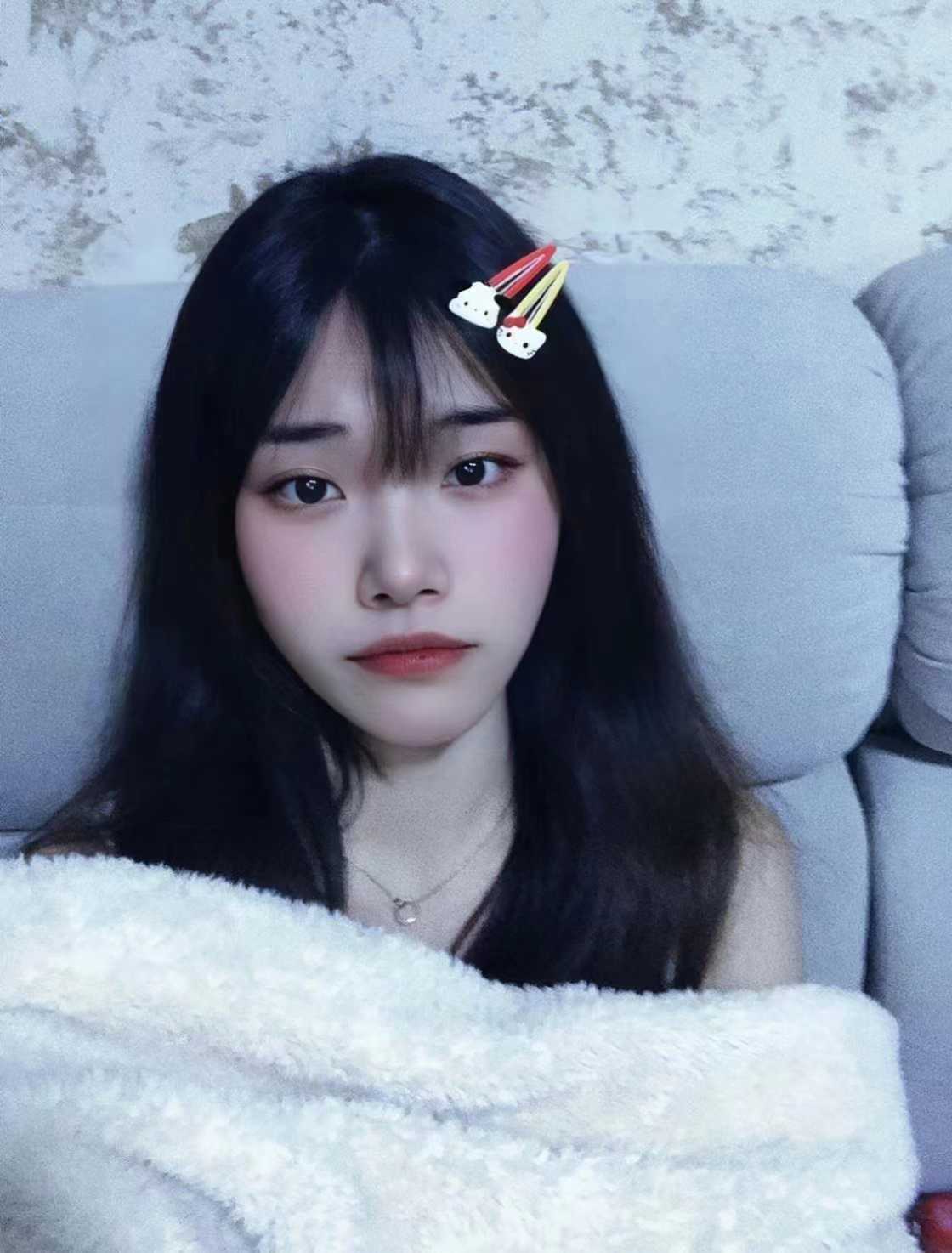 前凸后翘，后入爽翻