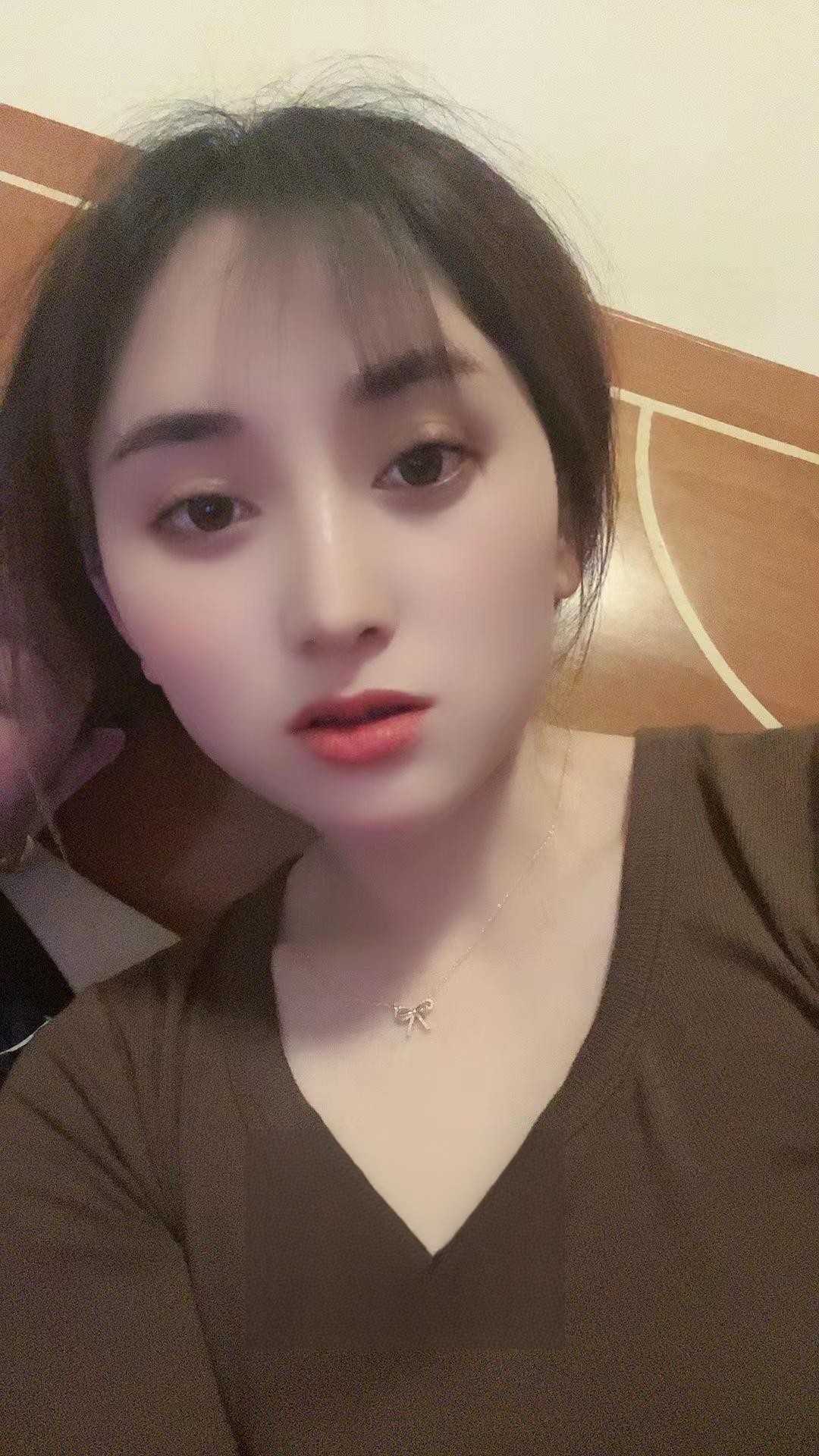 不高冷的优质小姐姐