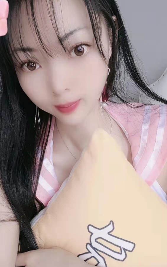 皮肤白皙性格温柔情人感十足