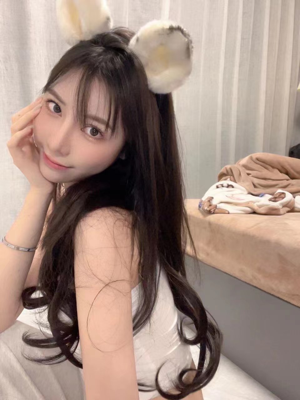 闷Sao妹子眼神很不端正