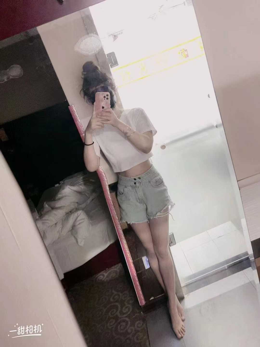 舔的紧舔的舒服的漂亮小妹