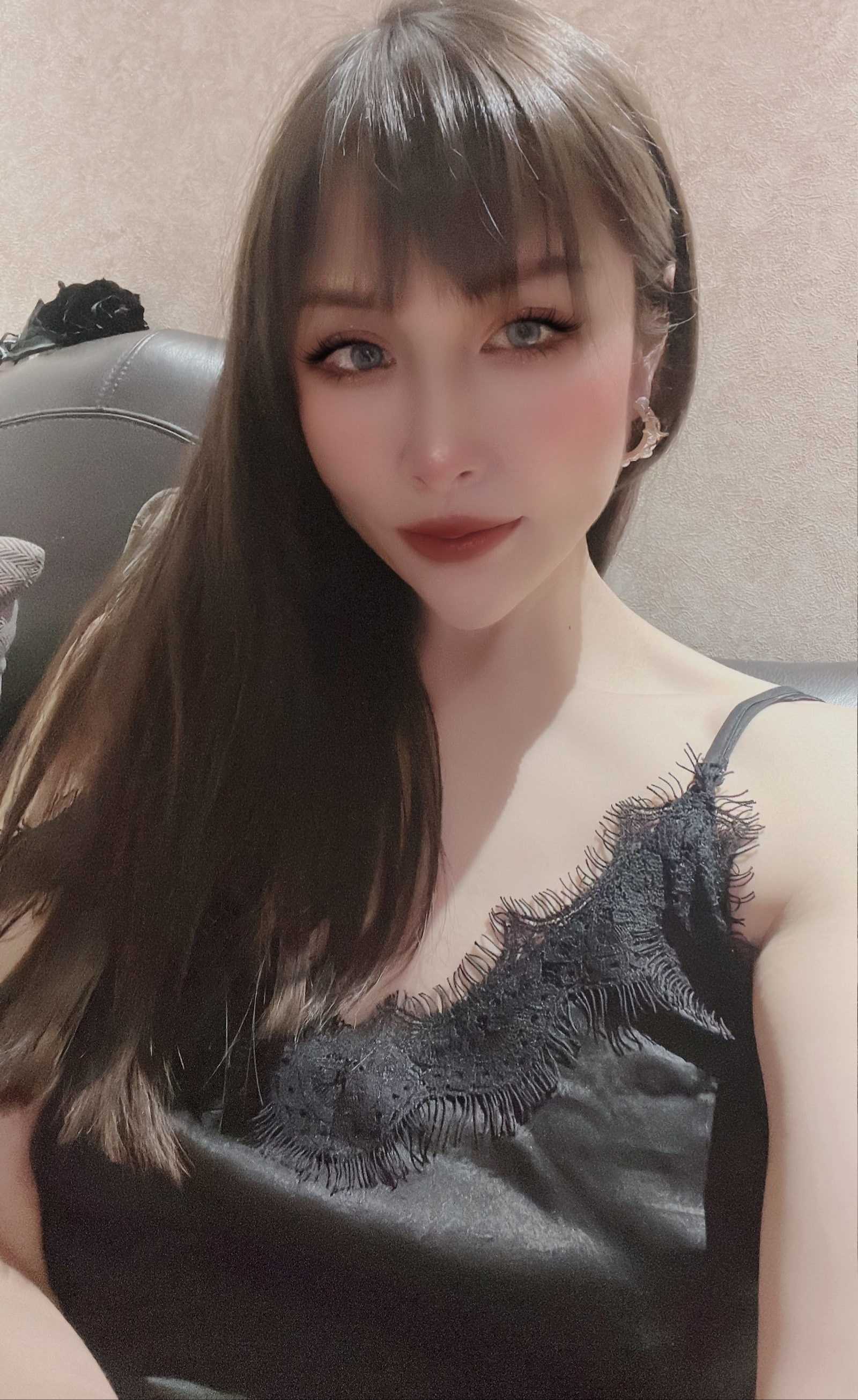 很Sao的，很主动，身材好