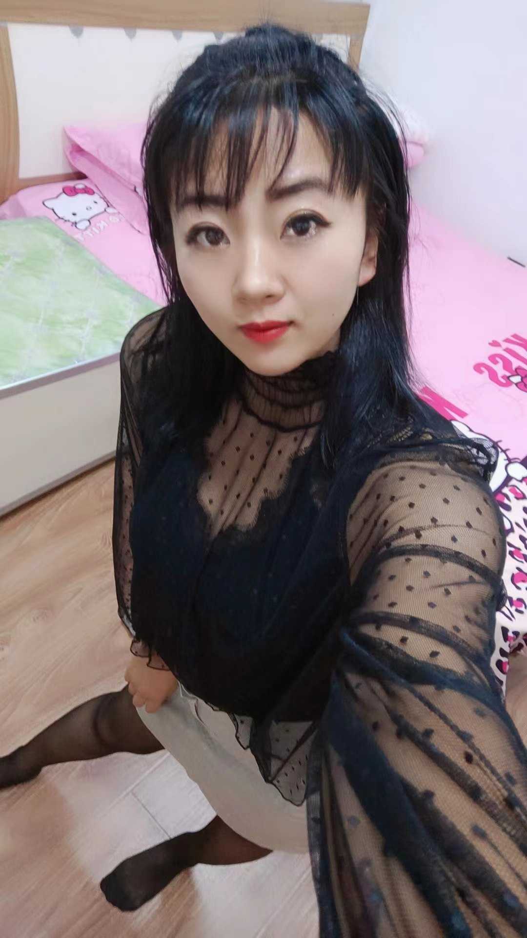 夹的舒服性感风sao的漂亮小妹