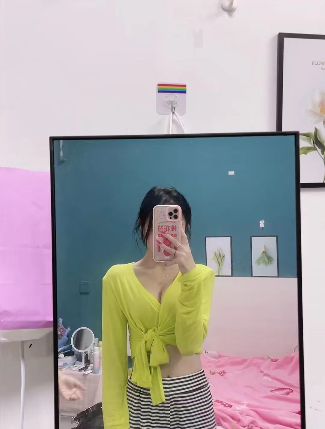 换了好几个姿势妹子都很配合