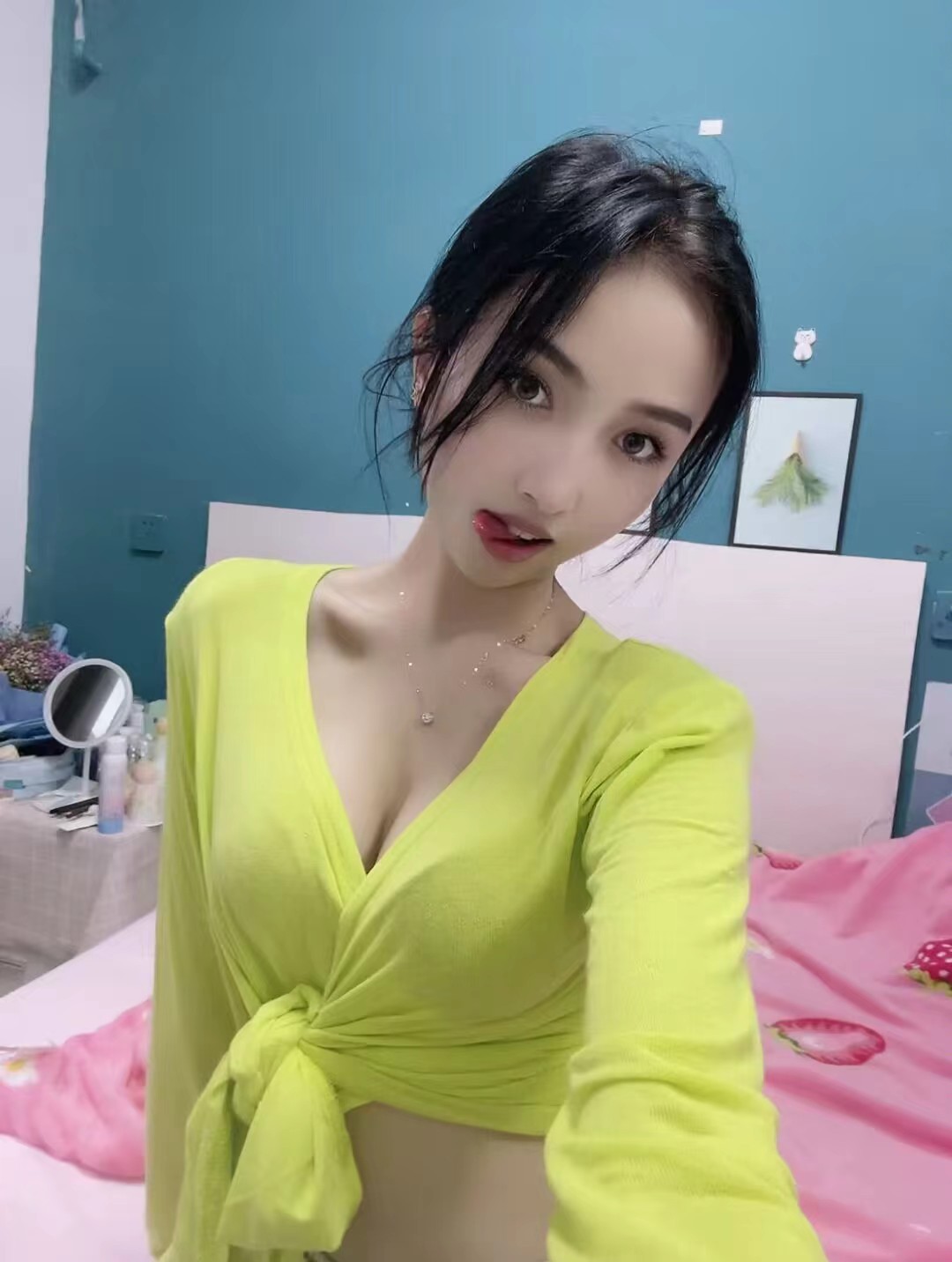 换了好几个姿势妹子都很配合