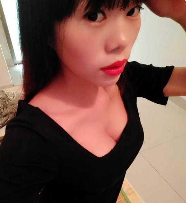 刚刚下海的小姐姐