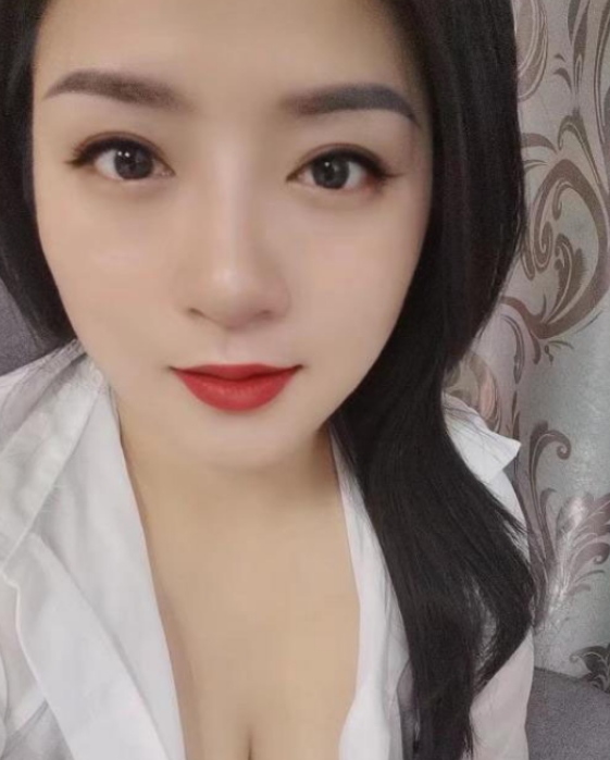 康桥国际服务还不错的小妹妹