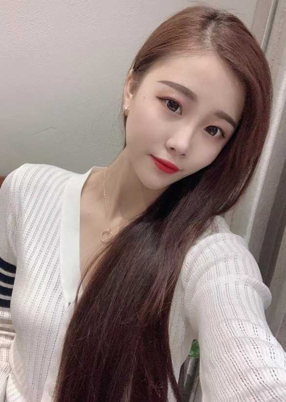 让人眼前一亮的唯唯大美妞