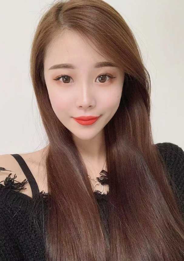 让人眼前一亮的唯唯大美妞