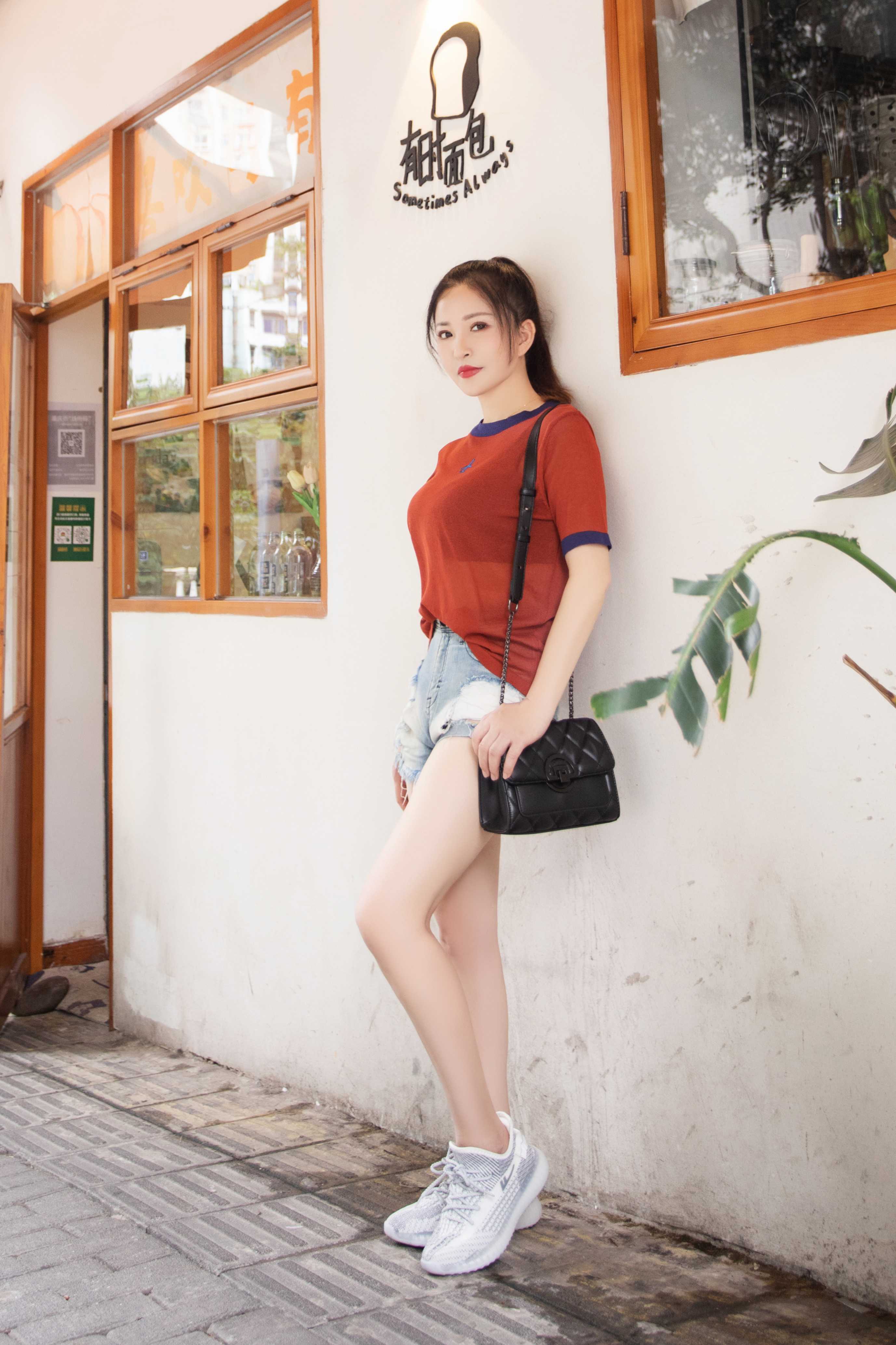 公寓寂寞女人求守护