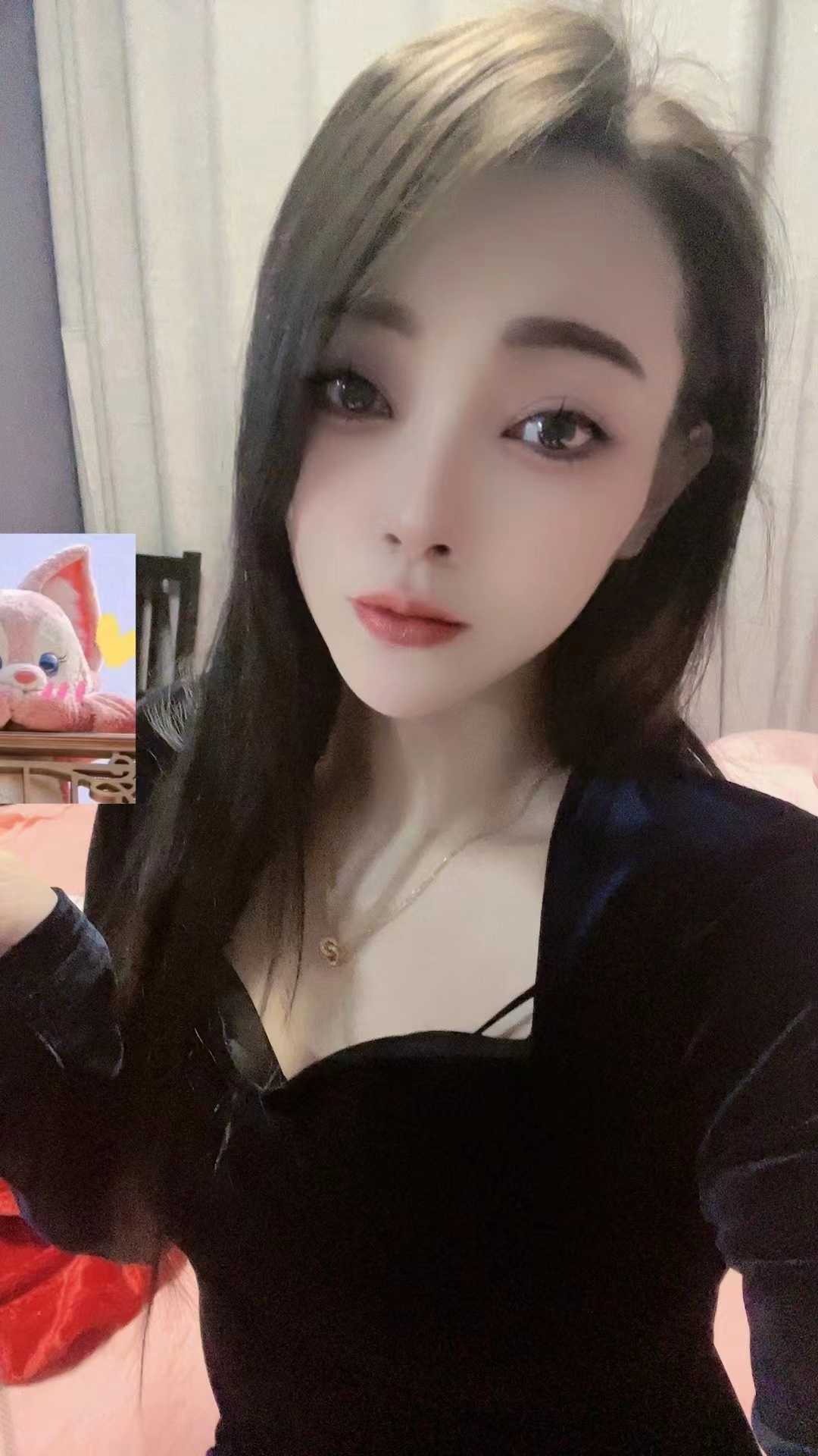 配合默契舌头灵活的漂亮小妹