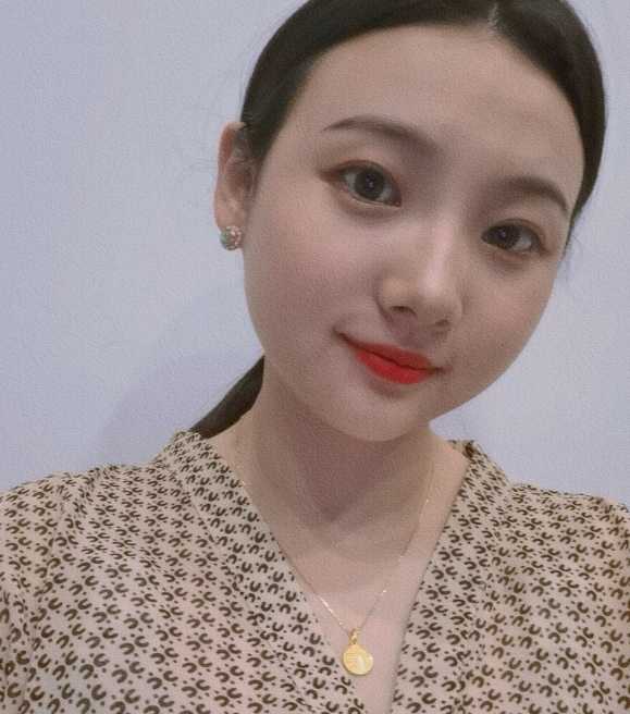 刚下海的嫩妹，抱起来艹，特别爽