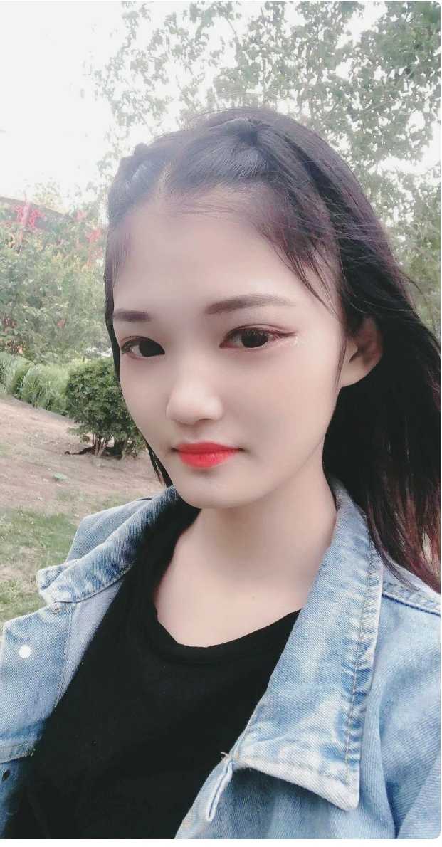 非常清纯的小姐姐