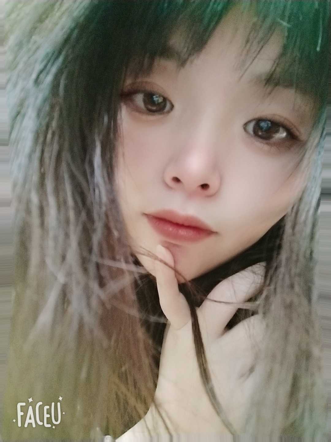 年轻漂亮，乖巧可爱，身材好