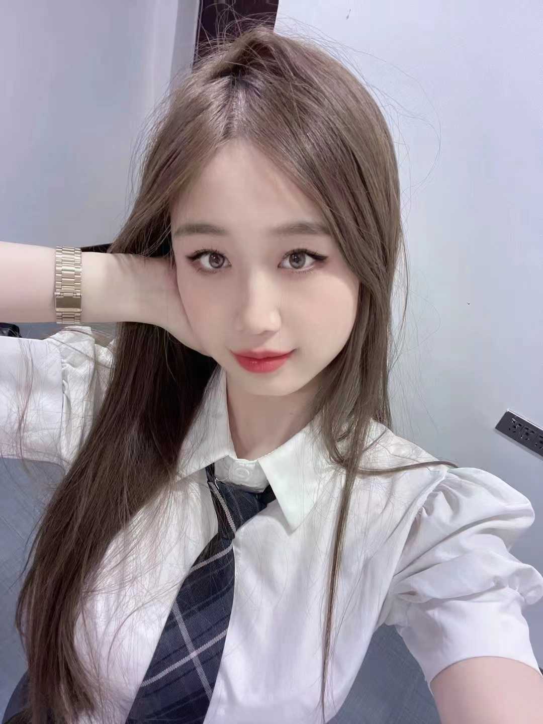 高挑身材，颜值不错