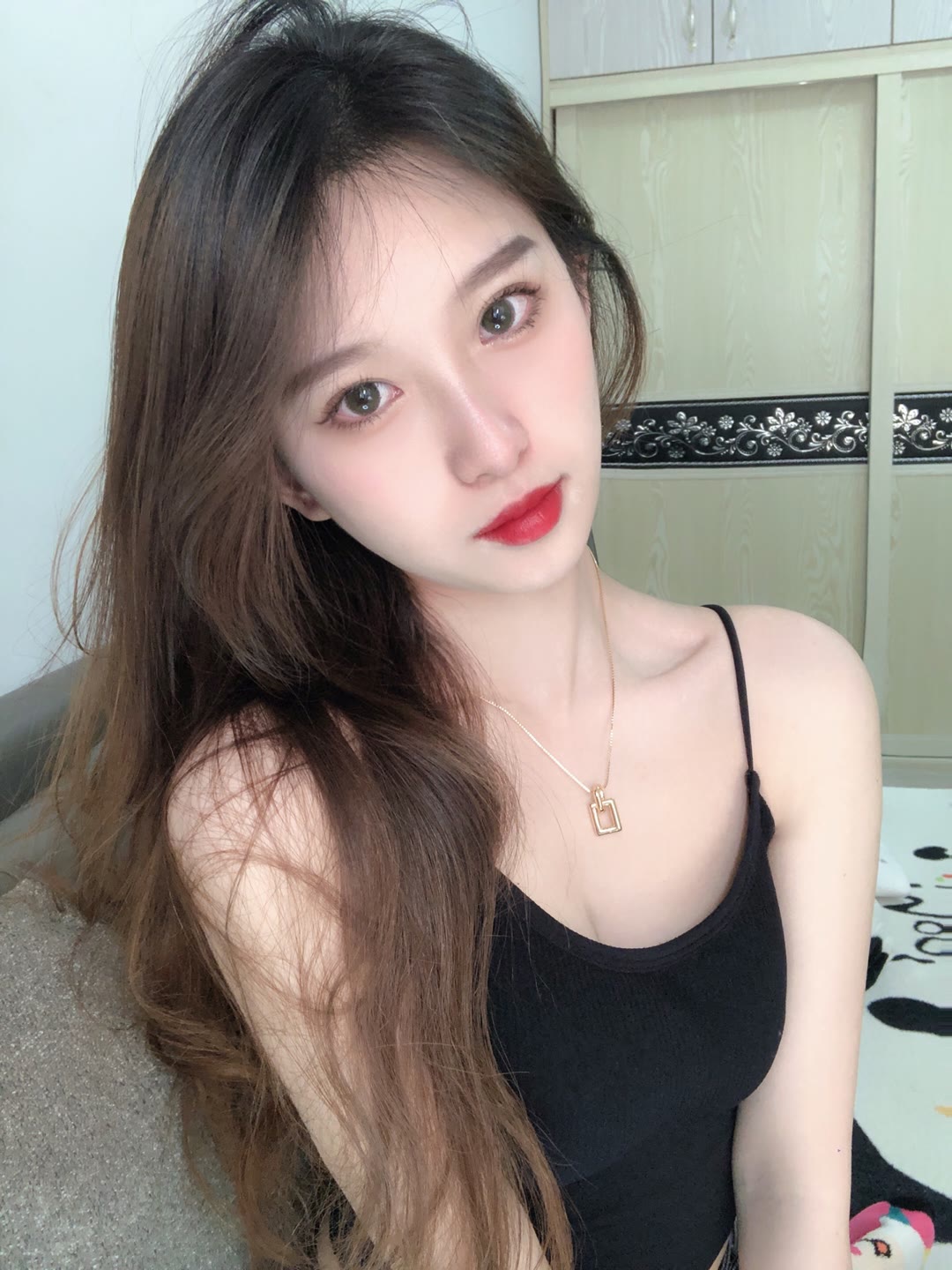 成都兼职小姐姐看着清纯可爱，刚刚下海