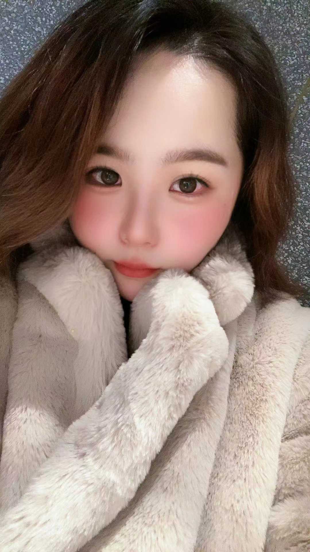 自学成才的大胸妹